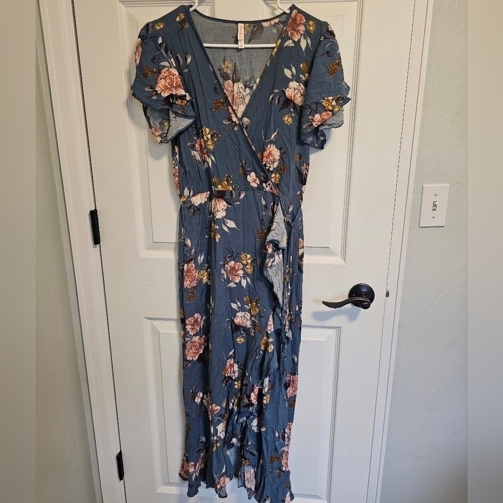 Xhilaration flowy dress. Small